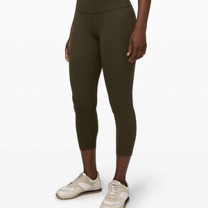 Lululemon wunder under high-rise crops
